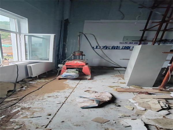 大余地基基础下沉墙体裂缝加固注浆顶升施工